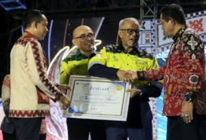 Kontribusi Investasi Diakui, PT SCM Terima Penghargaan dari Pemkab Konawe, Direktur: Ini Bukan Akhir Tapi Pengingat