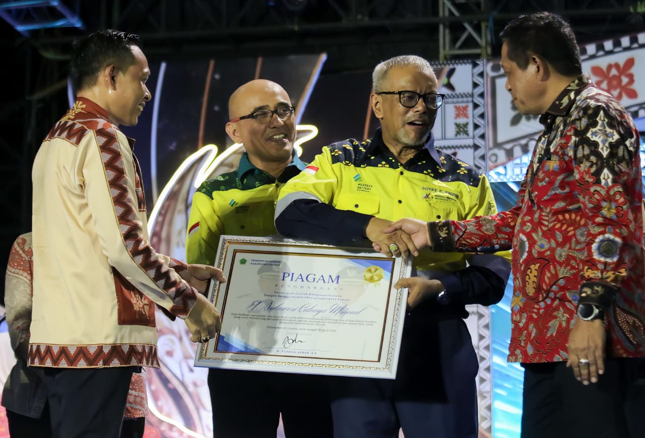 Kontribusi Investasi Diakui, PT SCM Terima Penghargaan dari Pemkab Konawe, Direktur: Ini Bukan Akhir Tapi Pengingat